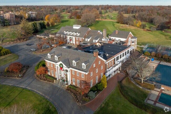 The prestigious Wykagyl Country Club near Pinebrook features one of the top 100 golf courses in the USA.