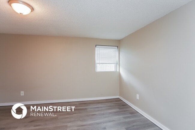 1006 SW Lakeview Blvd, Lees Summit, MO 64081 - photo 6