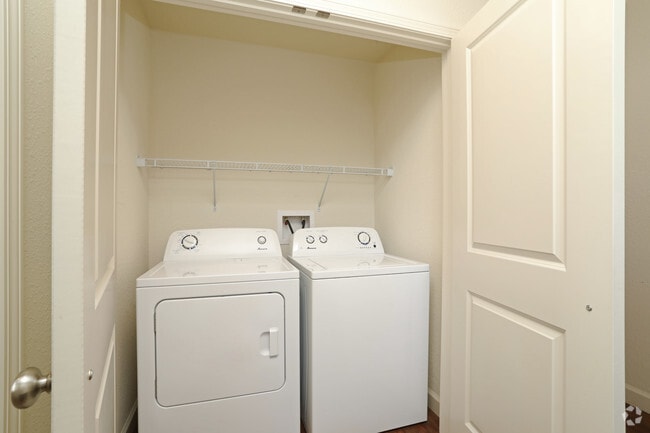 The Courtyards @ Prairie Fields, Savoy, IL 61874 - photo 6