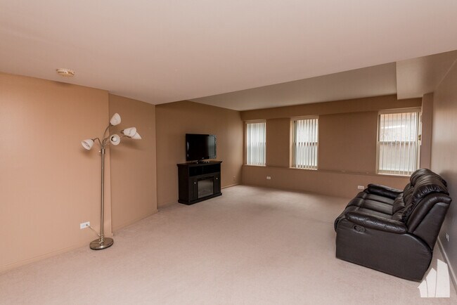 40 E 9th St unit 417, Chicago, IL 60605 - photo 2