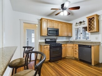 25 Rowe St, Auburndale, MA 02466