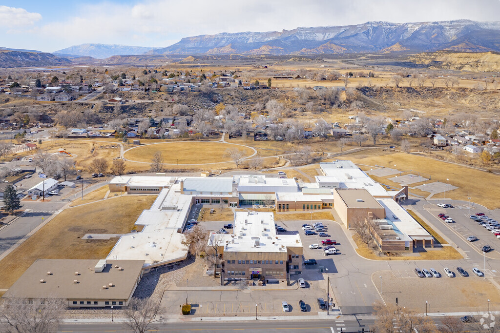 Rifle Middle School is committed to providing a nurturing and stimulating environment for young learners, focusing on both academic growth and personal development. With dedicated educators and a range of programs, students are encouraged to explore their interests.