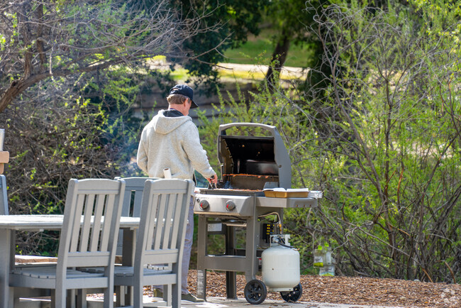 Unlock the flavors of al fresco dining at Dripping Springs near Lake Riverside.