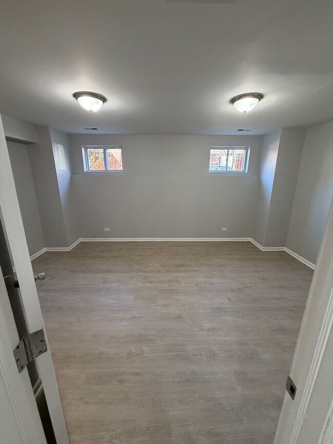 7808 S Greenwood Ave, Chicago, IL 60619 - photo 4