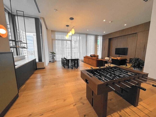 11 NE 6th St unit ID1373691P, Miami, FL 33132 - photo 2