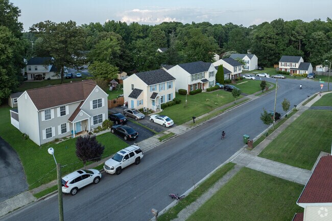 Worthington split level homes are popular throughout the neighborhood.