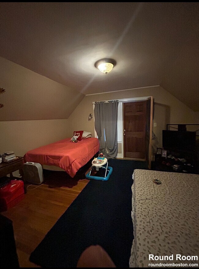 9 Greylock Rd, Allston, MA 02134 - photo 3