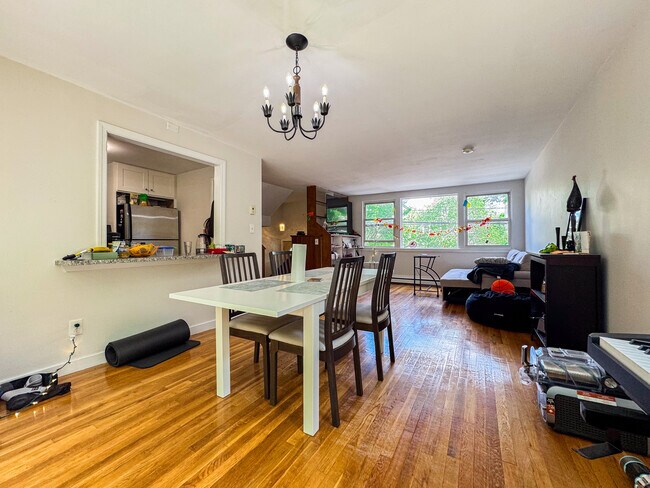 119 Chestnut St, Brookline, MA 02445 - photo 3