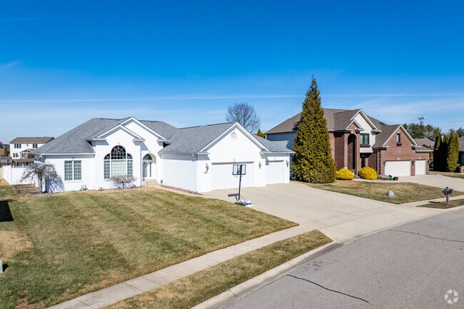 Mid-20th-century suburbs fill out the remainder of the Columbus’s eastern side, alongside a handful of subdivisions built over the last 25 years.