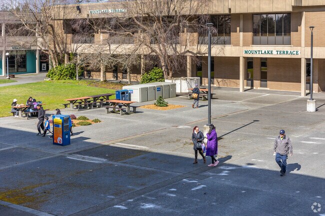 Edmonds College near Perrinville is bustling with activity throughout the day.