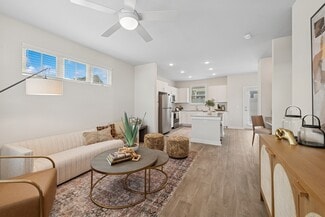 102 Francis Rd, Hendersonville, NC 28792