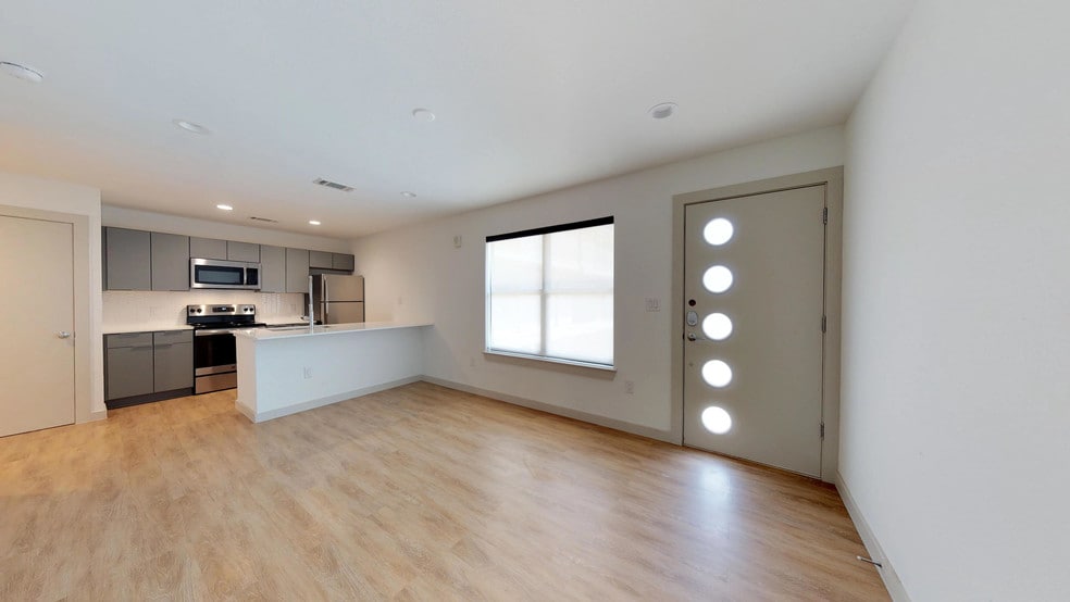 Royal Palms, Dallas, TX 75214 - photo 1