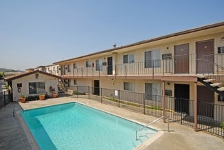 9121 Kenwood Dr, Spring Valley, CA 91977