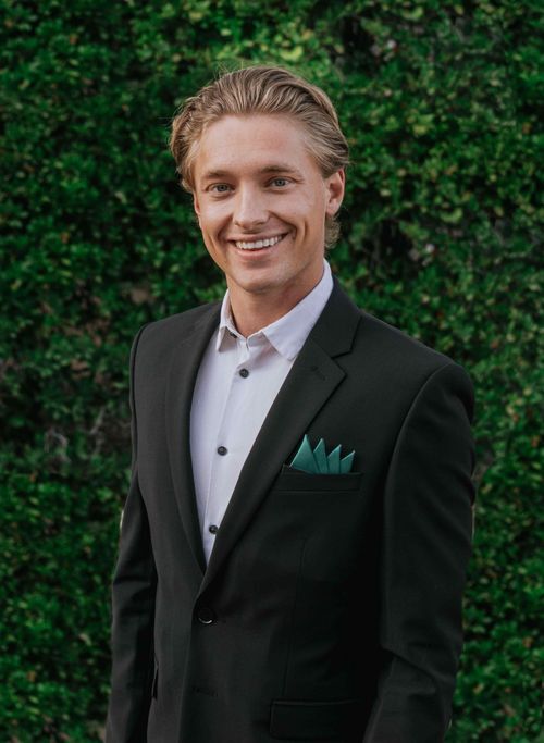 Agent Photo