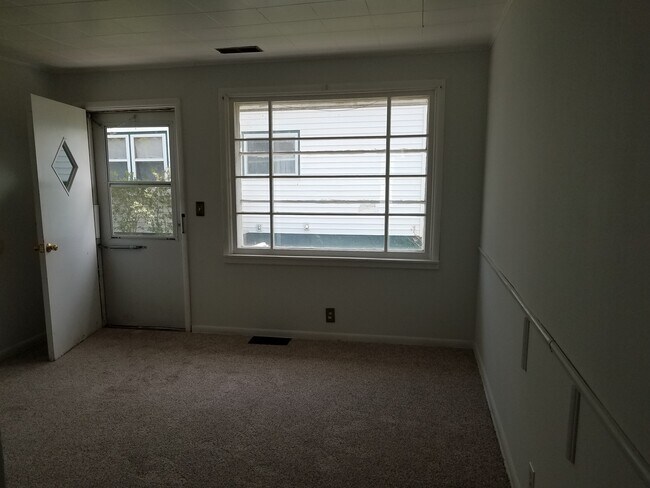 315 Elm St unit B, Spooner, WI 54801 - photo 6