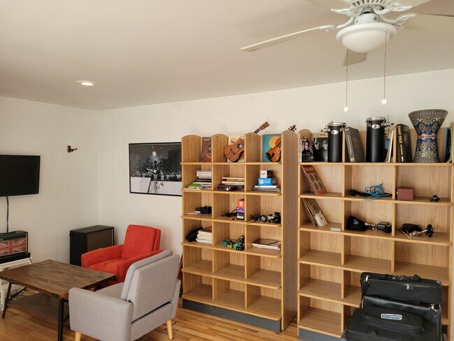 5725 Burnet Ave unit GH, Van Nuys, CA 91411 - photo 5