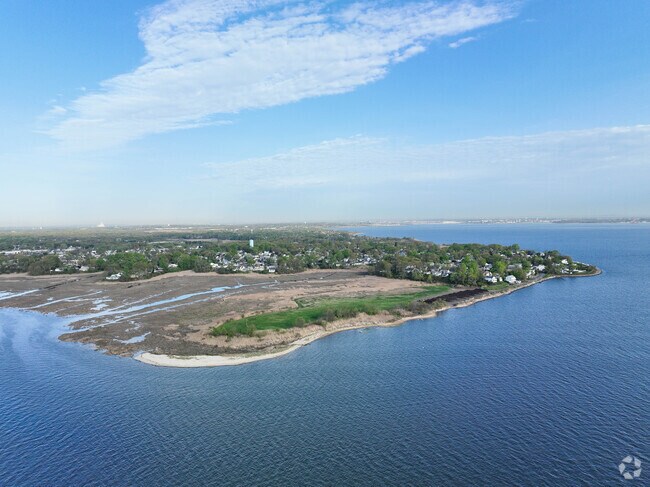 From quiet neighborhood streets, Cliffwood residents are just steps away from the calm shoreline of Raritan Bay.