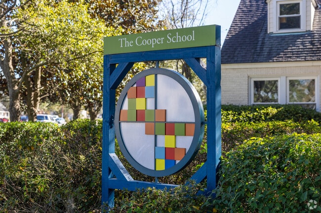 Welcome to Cooper School in West Ashley.