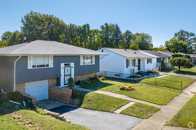 Split-style homes are common in the Milbrook neighborhood.