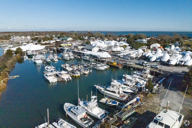 Hampton Bays has a few big Marinas around the neighborhood.
