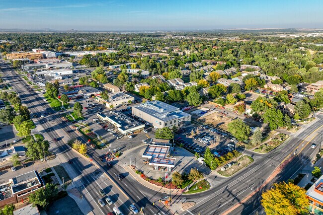 In the southern part of the neighborhood 28th Street and Valmont Road surround Palo Park.