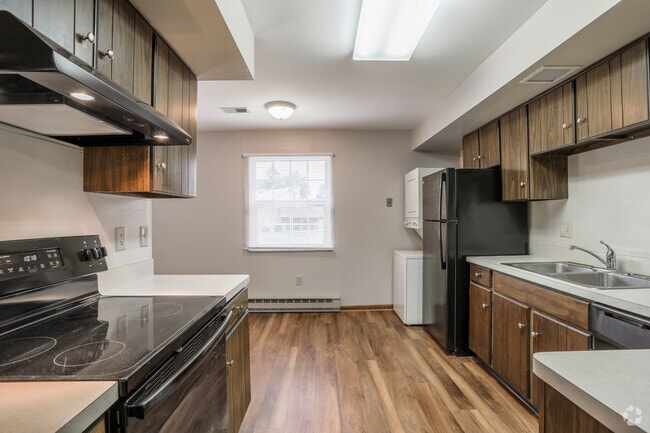 3 bedroom/ 2 Bath - 1,550 SQ Ft