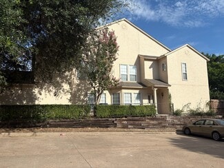 7 Country Club Place, Waxahachie, TX 75165