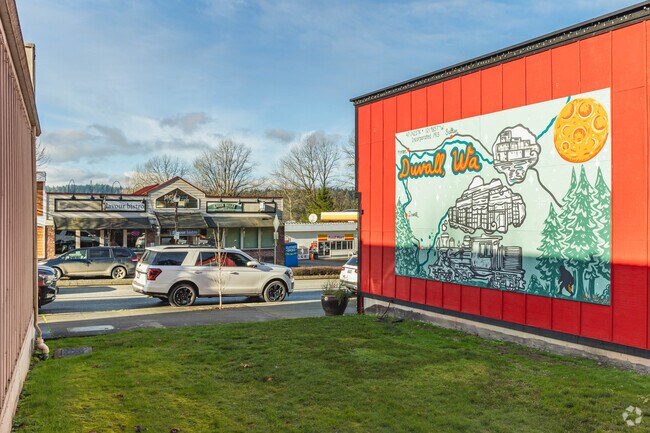 Downtown Duvall is just minutes away from the Novelty neighborhood and quite walkable.