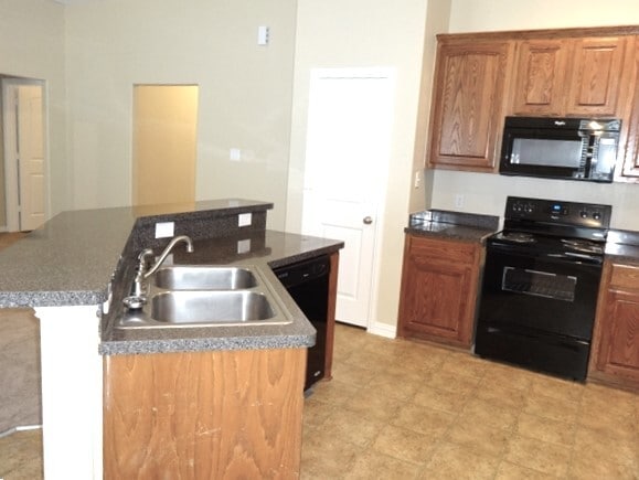 213 Rawhide St, Waxahachie, TX 75165 - photo 3