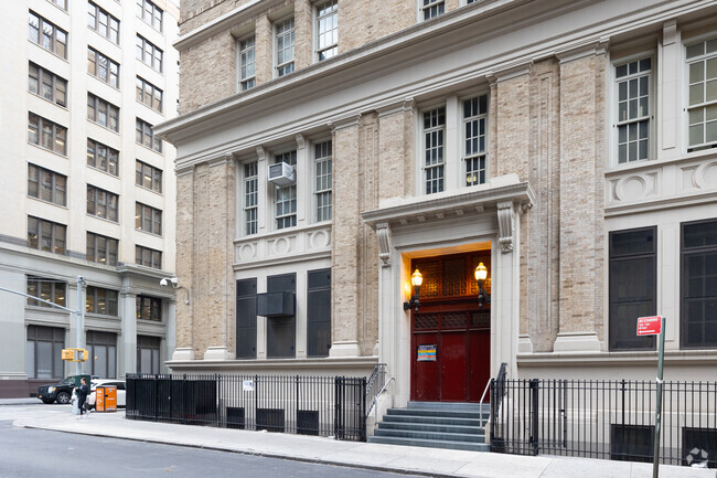 High School for Language & Diplomacy, Gramercy Park: a hub for global citizens.