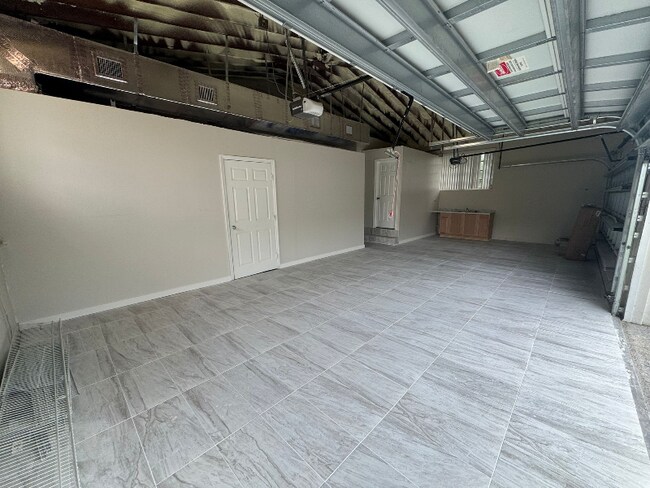 1895 NW 175th St unit EFFICIENCY, Hialeah Gardens, FL 33018 - photo 4