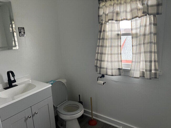 1300 Stewart St unit 1, Natrona Heights, PA 15065 - photo 6