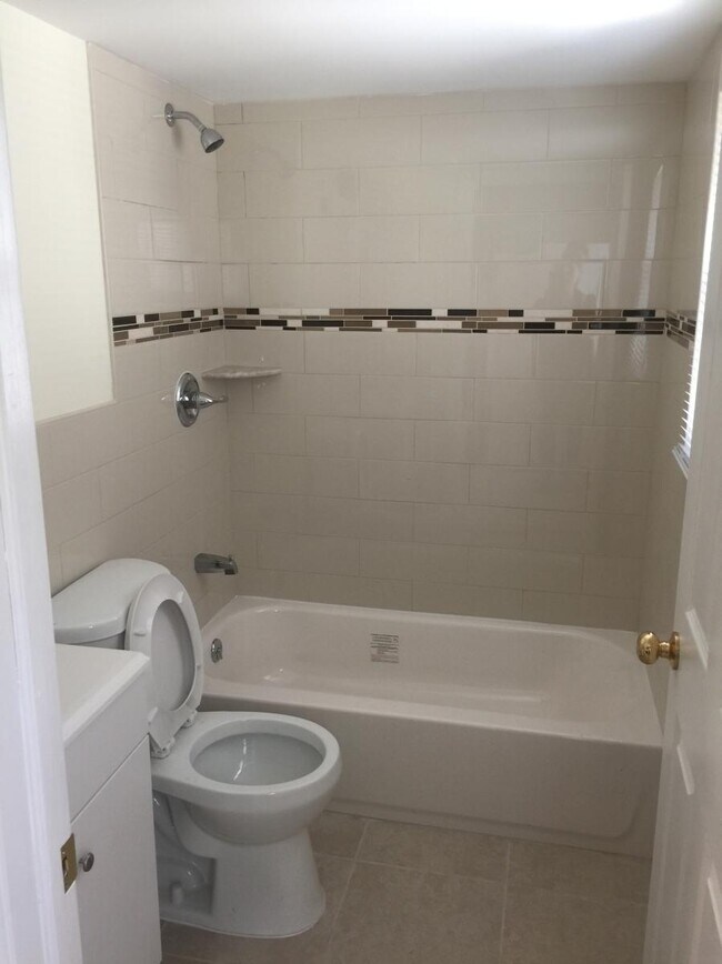 1129 Carpenter St unit 1st fl, Philadelphia, PA 19147 - photo 4