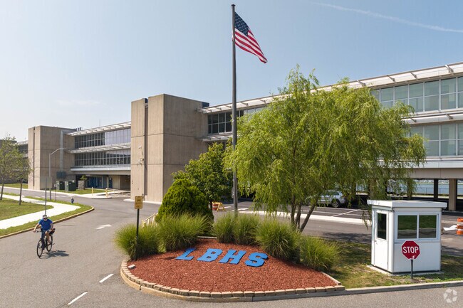 Long Beach HS in Lido Beach, NY serves approximately 1300 students in grades 9 - 12.