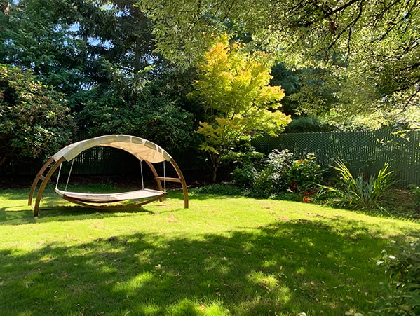 Quiet beautiful backyard retreat