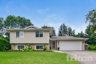 1701 E 116th St, Burnsville, MN 55337