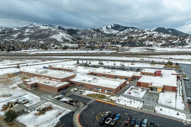 Jeremy Ranch Elementary is easily accessible from Summit Park.