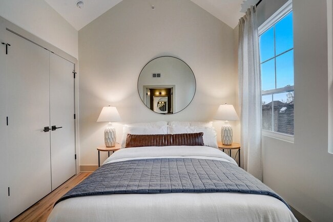 Flats on East Gay, Columbus, OH 43203 - photo 7