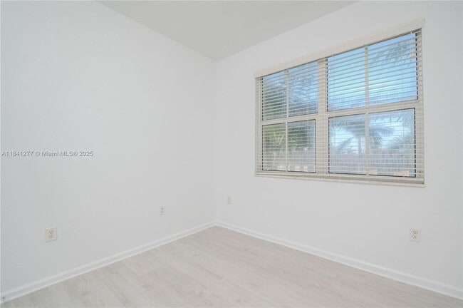11501 NW 89th St, Doral, FL 33178 - photo 2
