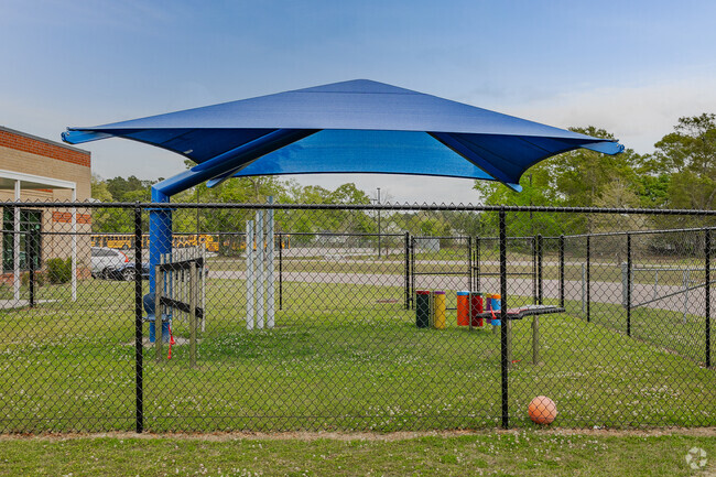 Oakbrook Middle School has great outdoor activities for students in Ladson.