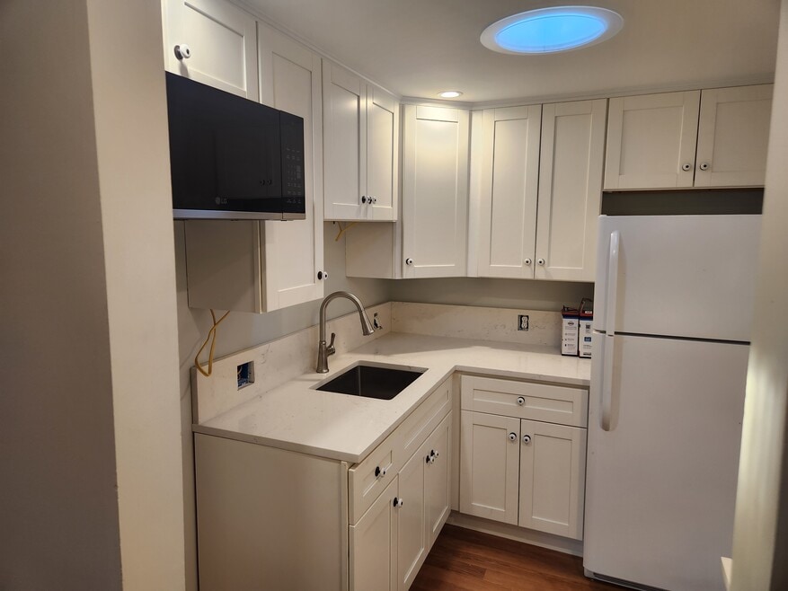 3 Gannon Ct unit C, Rockport, MA 01966 - photo 1