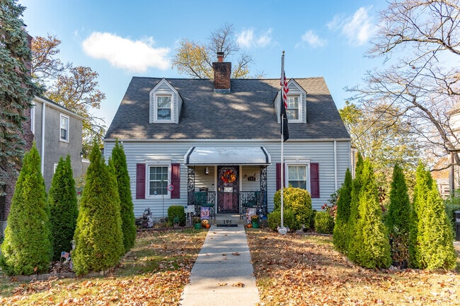 There are quite a few Cape Cod homes in Lincoln Park, such as this one on King Avenue.