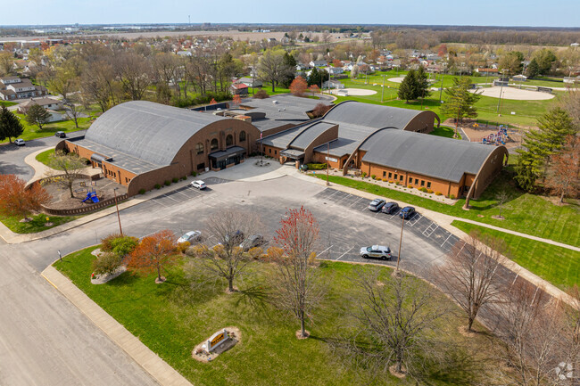 Dayton Elementary School teaches grades K-5.