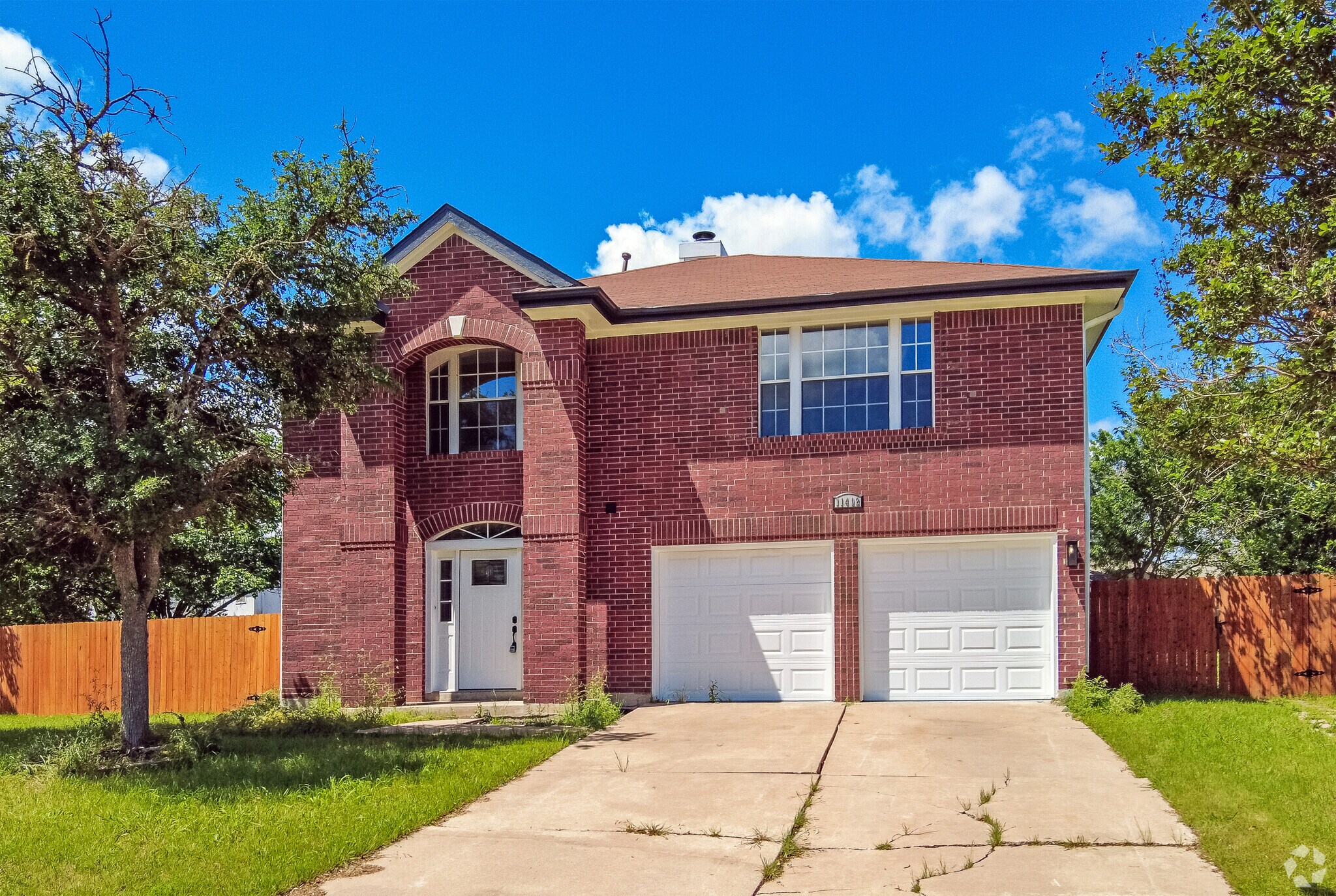 Many Homes in Meadowview are Gabled, Red Brick with Grand Entrances.jpg