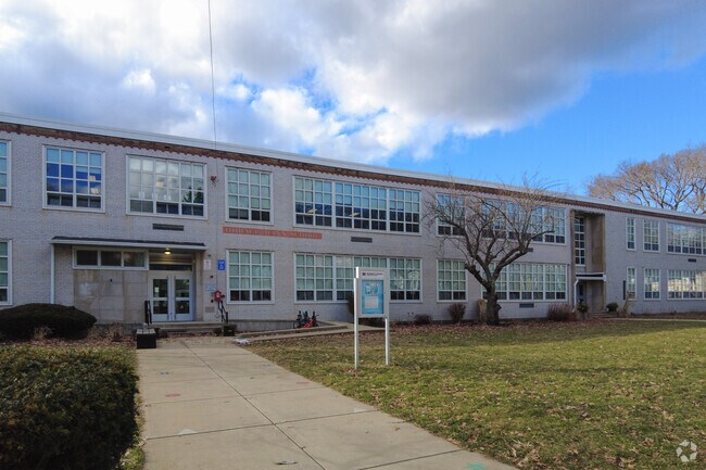Horace Mann Elementary School has an overall grade of A- on Niche.