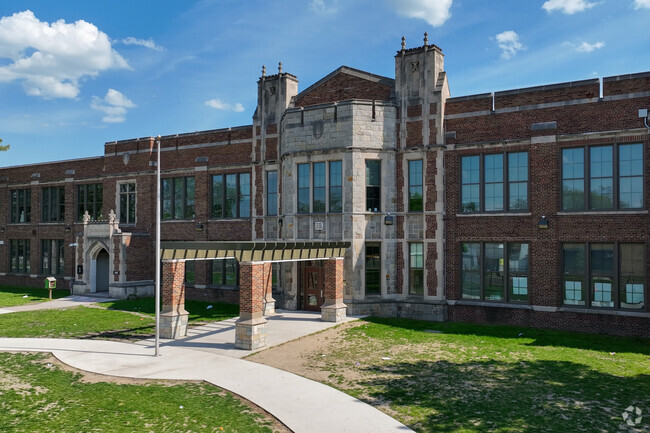 Mary McLeod Bethune Elementary/Middle School main entry.