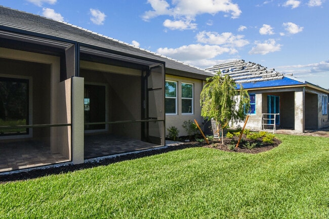 18110 Cherished Loop, Lakewood Ranch, FL 34211 - photo 2