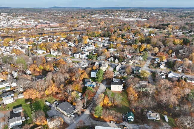 Intown New Auburn offers prime accessibility to Lewiston-Auburn’s cultural attractions, dining, shopping, and riverfront amenities, all within minutes of the neighborhood.