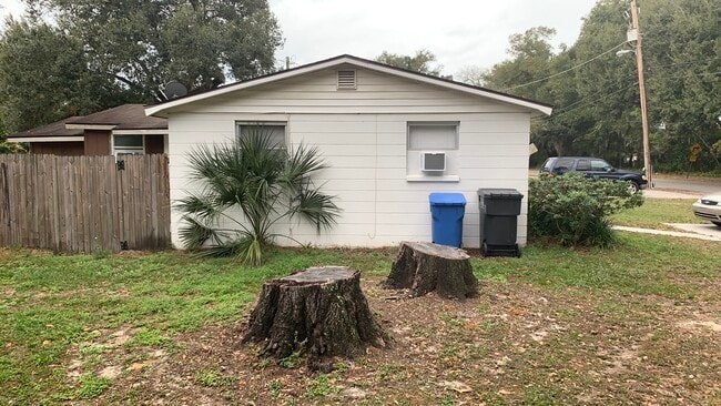 1211 Mook St, Brandon, FL 33510 - photo 6