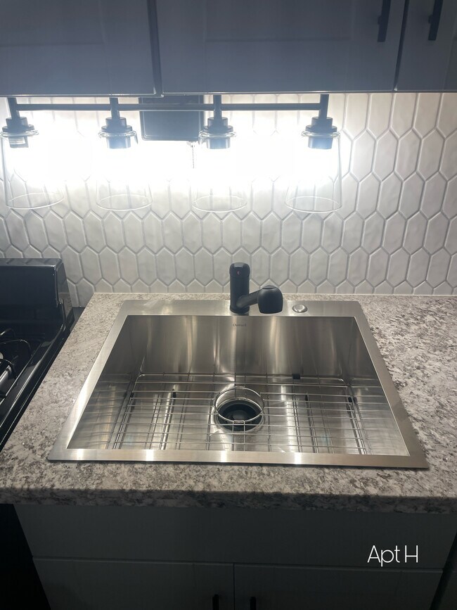 2024 Argyle Ave unit H, Los Angeles, CA 90068 - photo 7